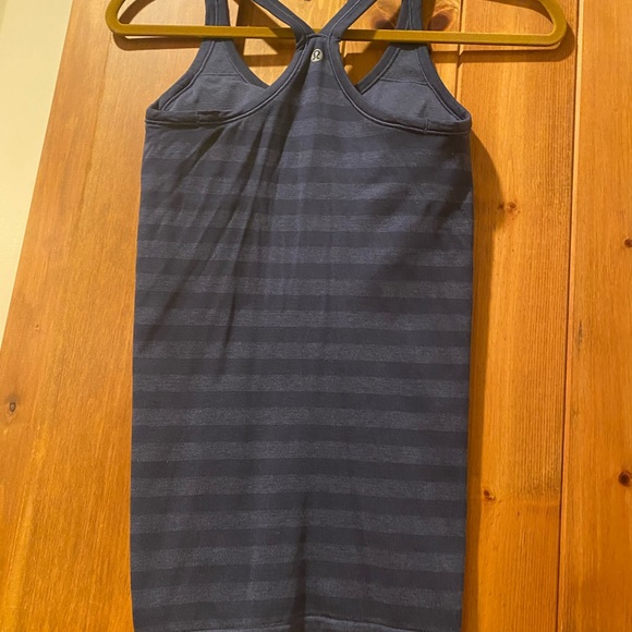 Lululemon Ebb to Street Tank Size 4 navy stripes - Picture 3 of 3